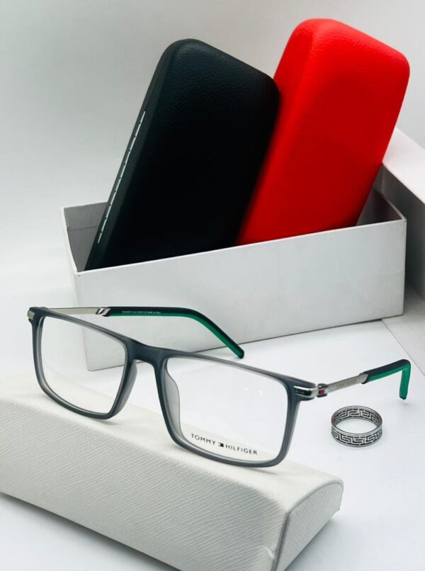 Tommy Hilfiger Professional Style - Image 4