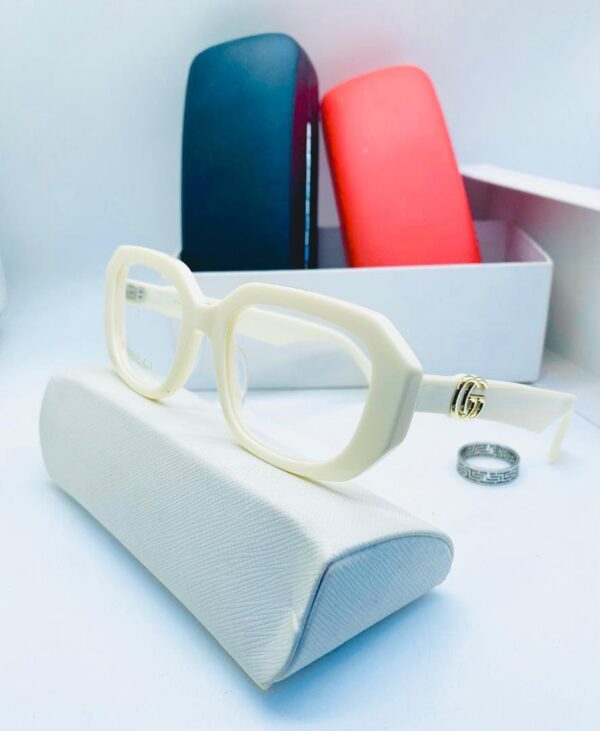 Vintage Ladies Eyewear - Image 3